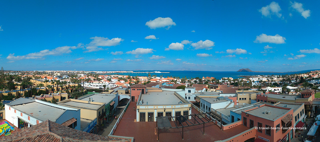 Corralejo vue depuis le clocher du centre commercial Campanario