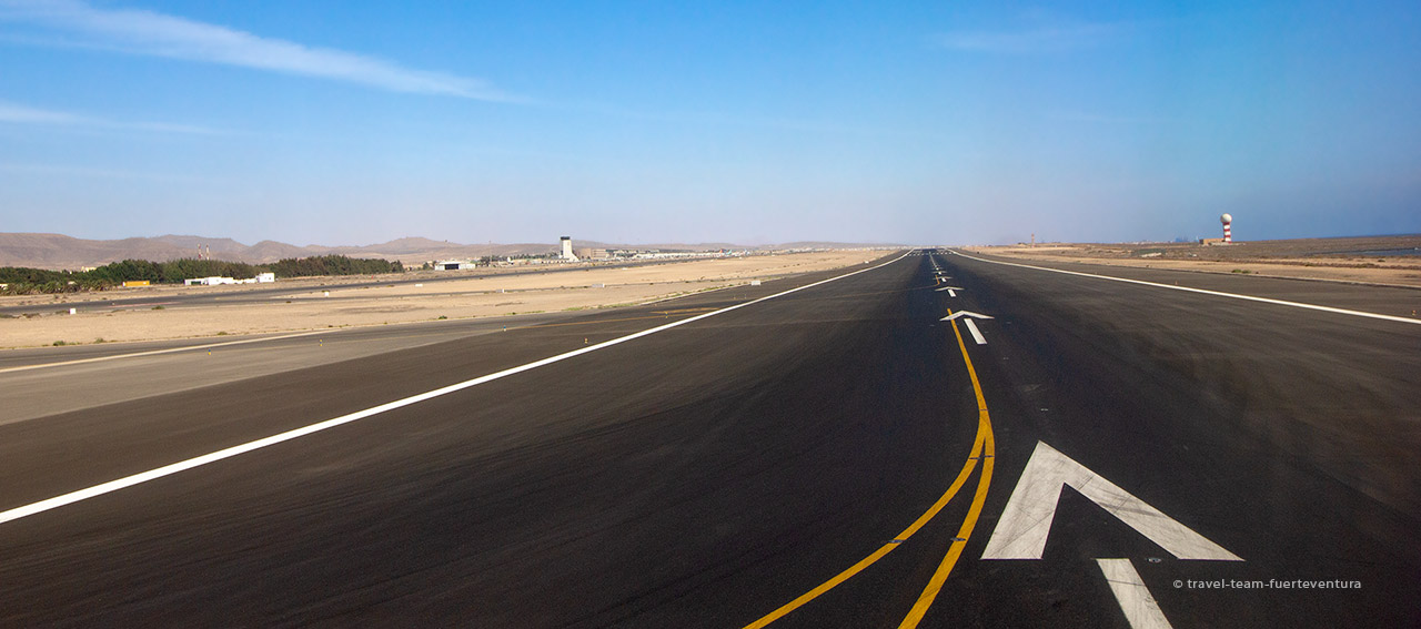 Piste d'atterrissage de l'aéroport de Fuerteventura.